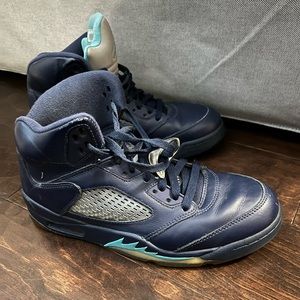 Men’s Jordan V retro pre-grape/navy sz 8